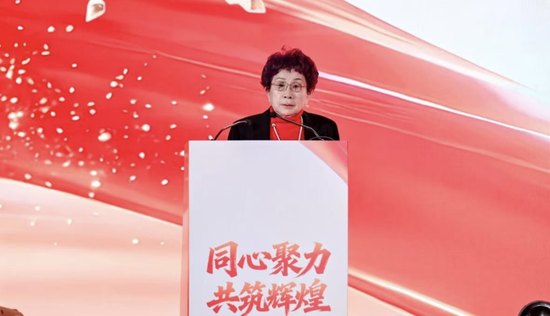 83岁董事长遭女儿女婿联手提议罢免！其丈夫去年因病去世，上月母女刚完成股份继承，两人各得252万股